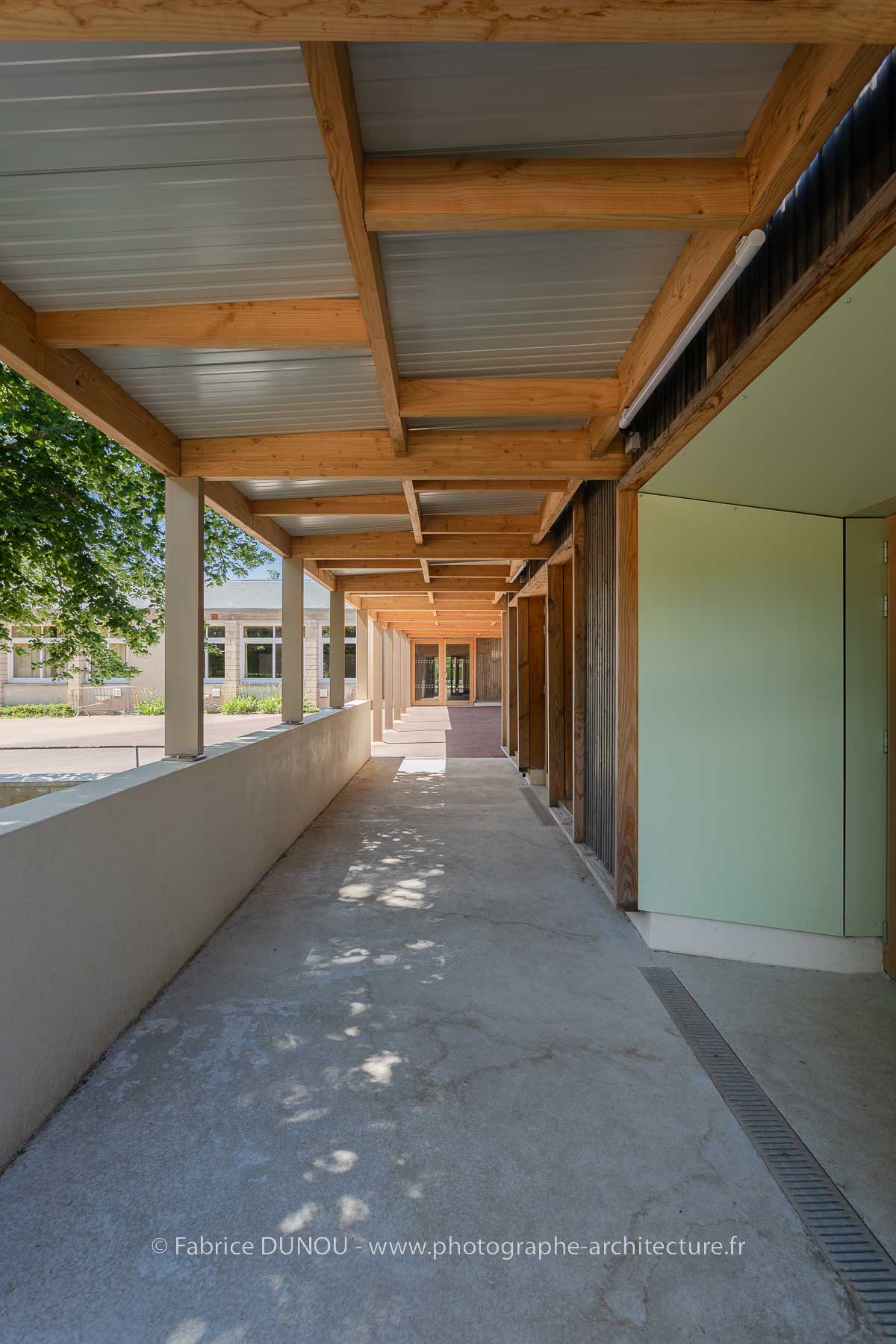 Phase 2 de l'extension et modification de l'école du Plessis-Luzarches (95) par EA+LLA. Le Plessis-Luzarches le 01/06/2022. Photo : Fabrice Dunou