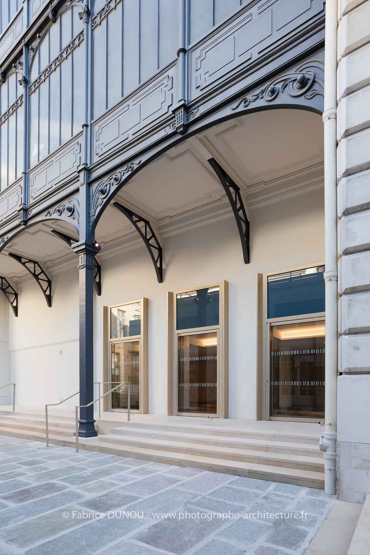 Réhabilitation et aménagement d'espaces à la Banque de France. Photos Fabrice DUNOU, photographe d'architecture et d'intérieur.