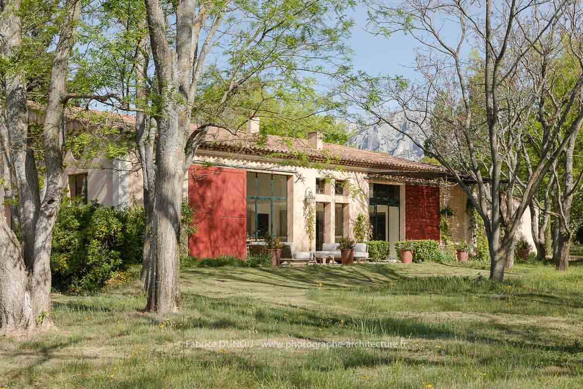 Réhabilitation d'une demeure près d'Aix en Provence par MA3 architecture. Photo Fabrice DUNOU photographe d'architecture et d'intérieur.