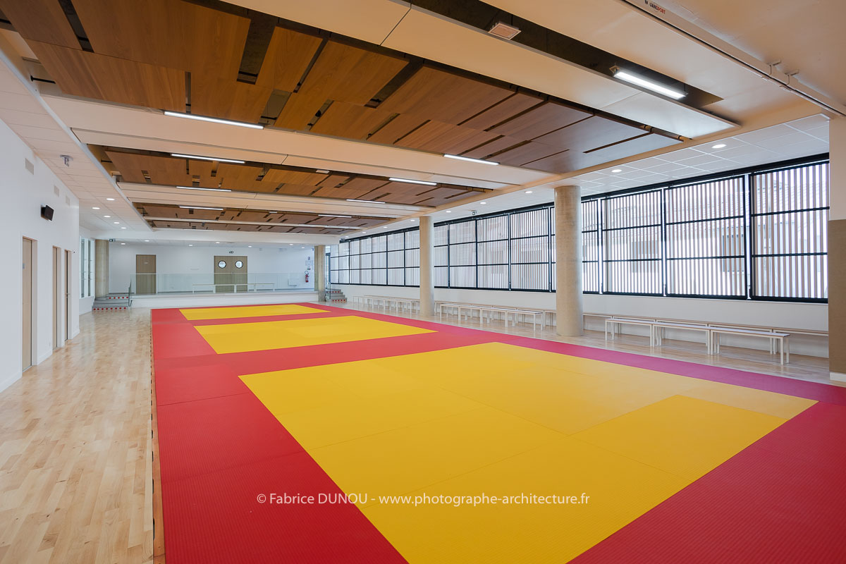 Réalisation d'une structure sportive (Dojo, sanitaires, entrée) d'un bâtiment municipal situé 45 rue Pasteur à Villejuif (94) par l'agence d'architecture MA3. Villejuif le 05/04/2023. Photo Fabrice DUNOU